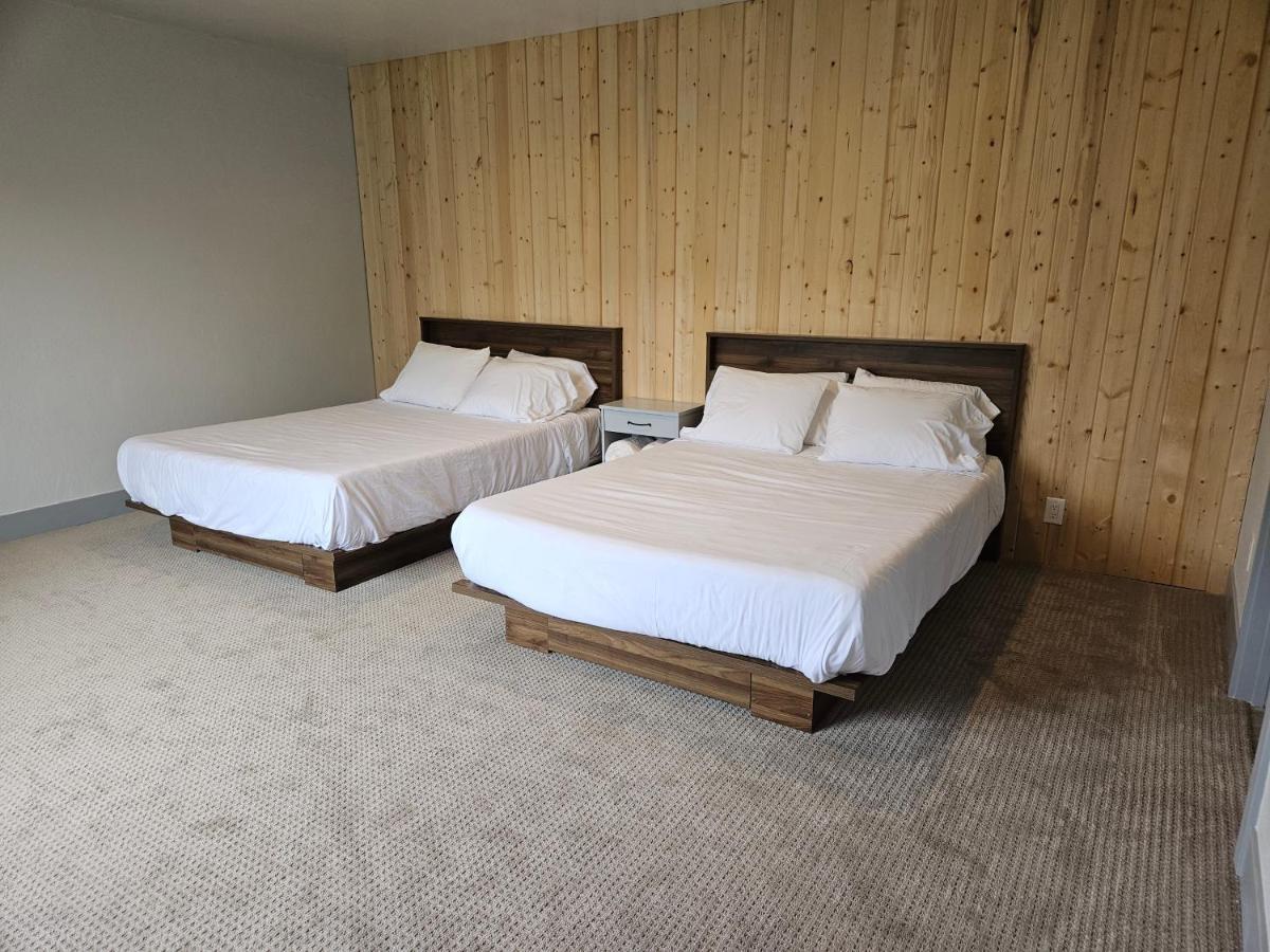 The Black Forest Lodge Red Bluff Buitenkant foto